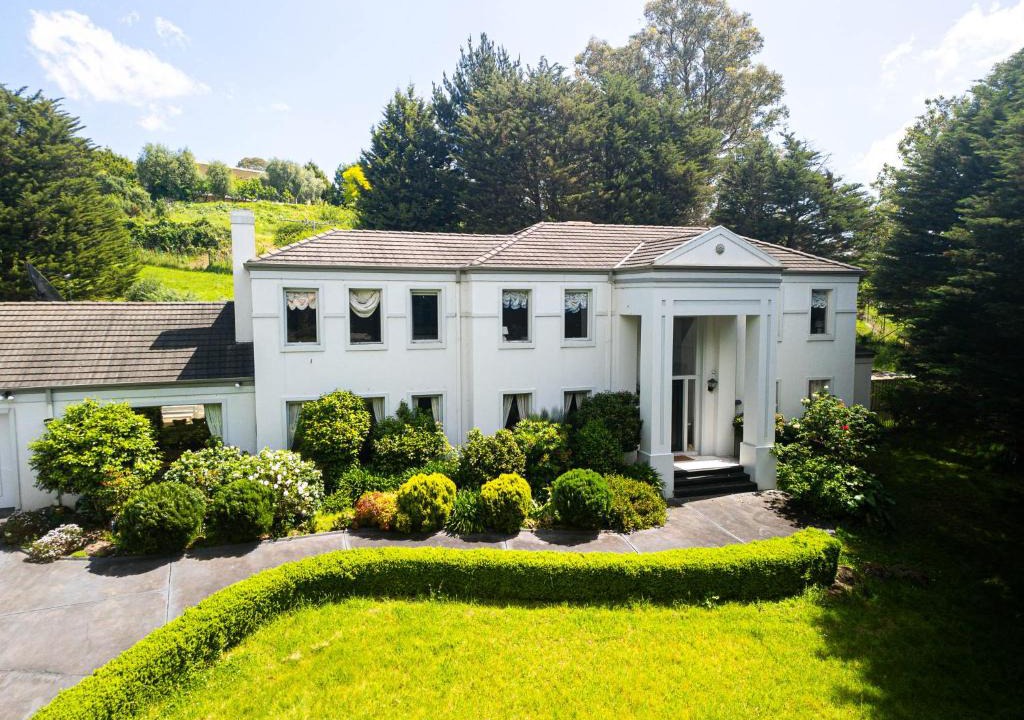 Warrandyte Villa | StayAU Expansive 6BR Villa Scenic Warrandyte