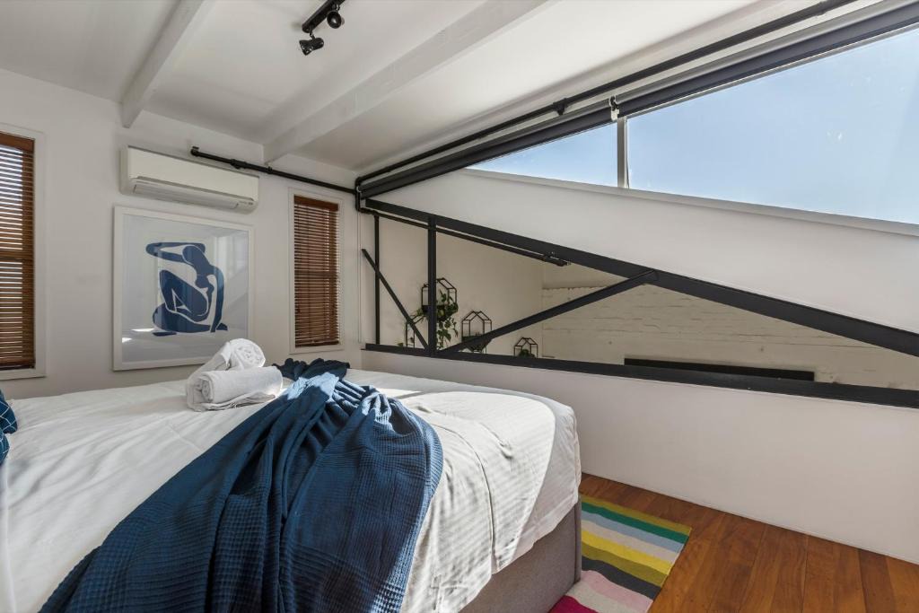 Collingwood North Apartment | StayCentral - Fitzroy Converted Warehouse Penthouse