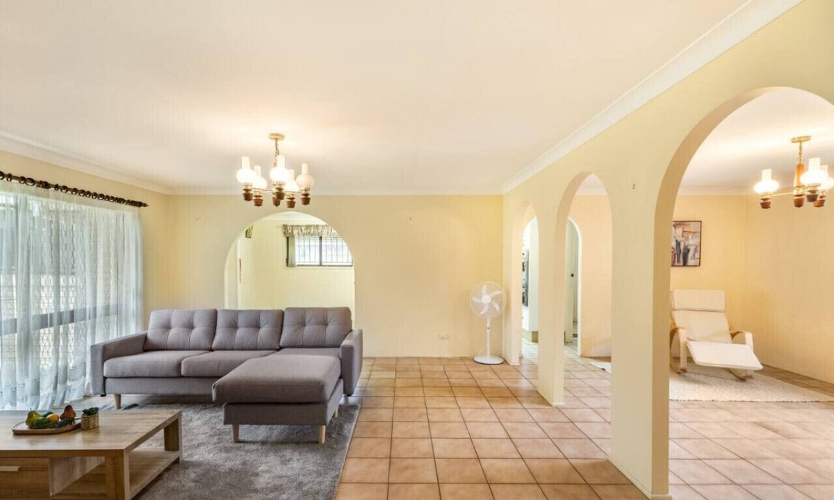 Robertson House | Steps from Mall! Super Convenient 3BR Cozy House