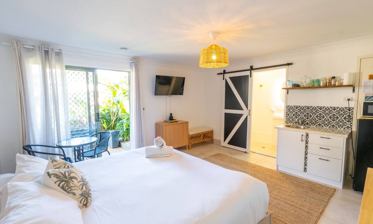 Point Lookout Apartment | Studio 9 - Location Location Location!