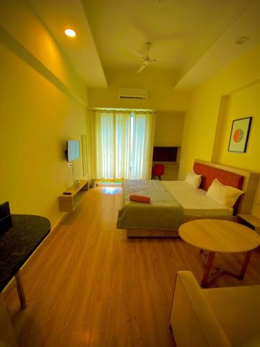 Greater Noida Apartment | Studio Apartment in Gaur city Mall