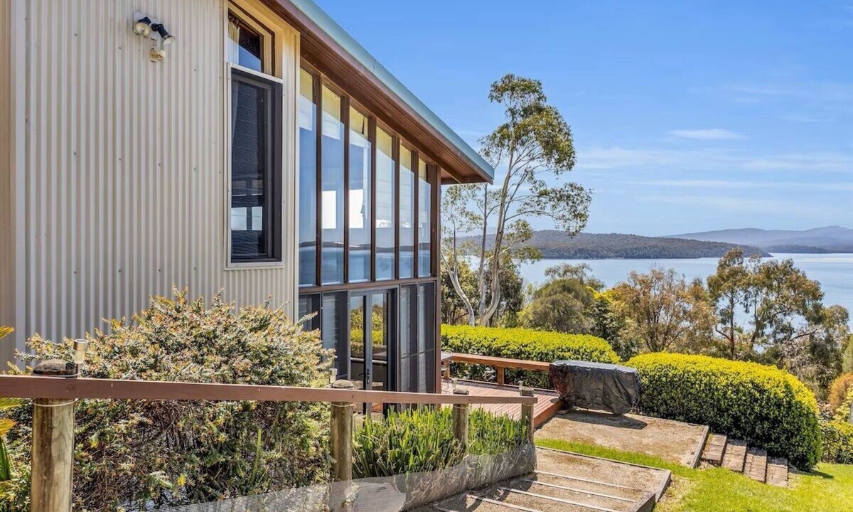 Mallacoota House | Studio Views for Two People