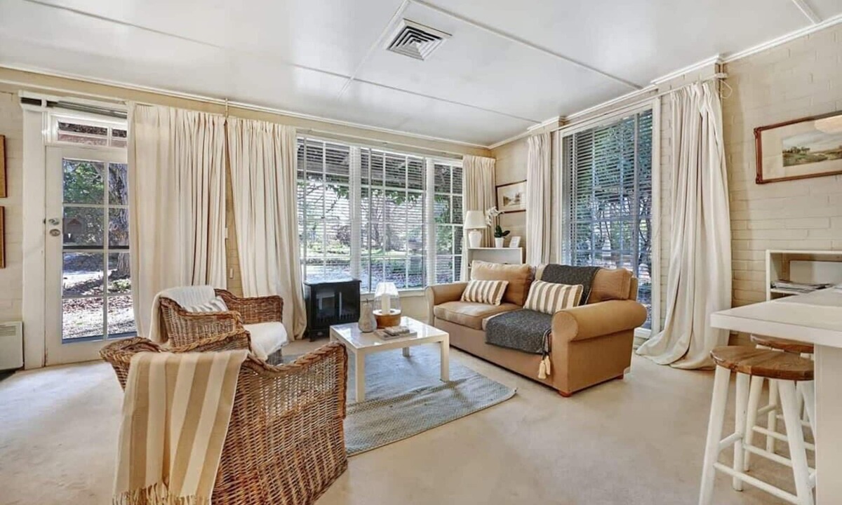 Emu Swamp Apartment | Stunning Garden Studio at Mayfield Vineyard