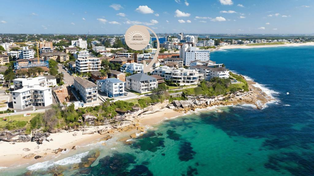 Cronulla Apartment | Stunning Ground Floor Apt with Ocean Views