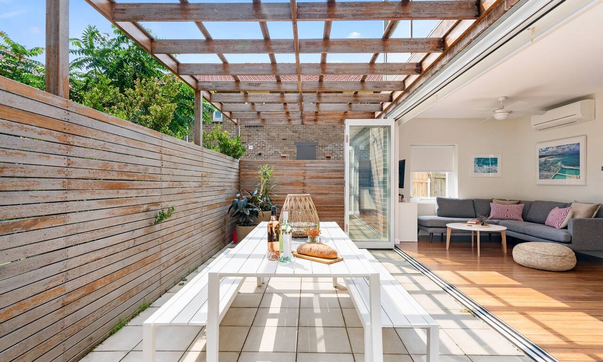 Bondi Beach Apartment | Stylish, Modern 4 bedroom Apartment in Bondi Beach