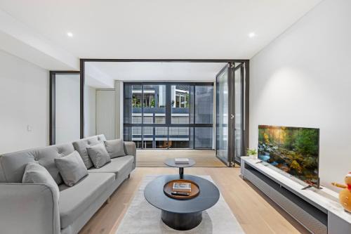 St. Leonards Apartment | Stylish Retreat Central & Convenient at St Leonards