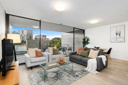 Rosebery Apartment | Sunlit Rosebery Stay - Easy Airport Access - ROSE9