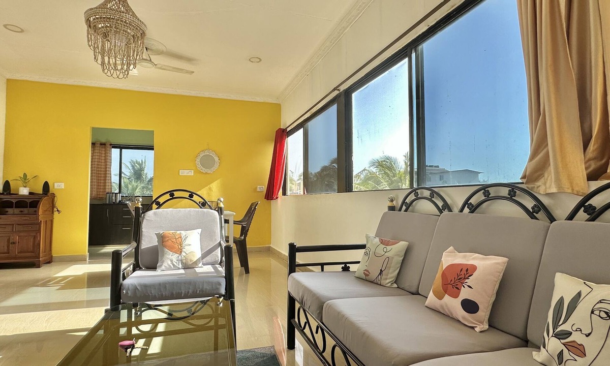 Candolim Apartment | Sunny Side Up Pent 1 with Pool, pet friendly, free parking, free wifi