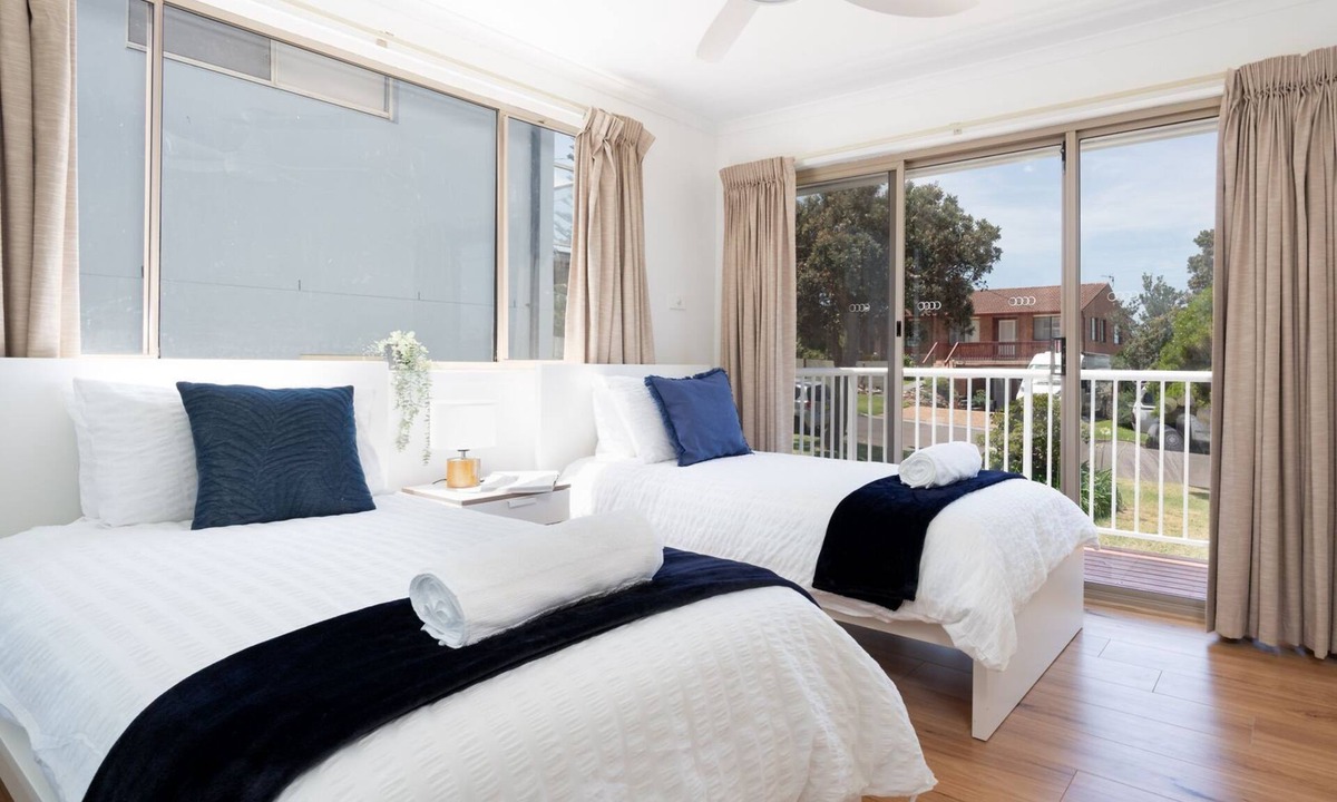 Gerroa House | SUNNYSIDE, Gerroa - 4pm Check Out Sundays (except Peak season)!