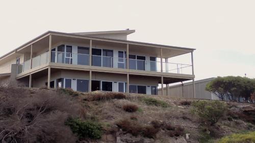 Lake Wangary House | Sunset Waterfront Escape At Dutton Bay - Beachfront Bliss