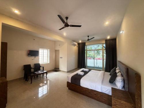 Mysore Hotel | Surabhi Comforts Inn