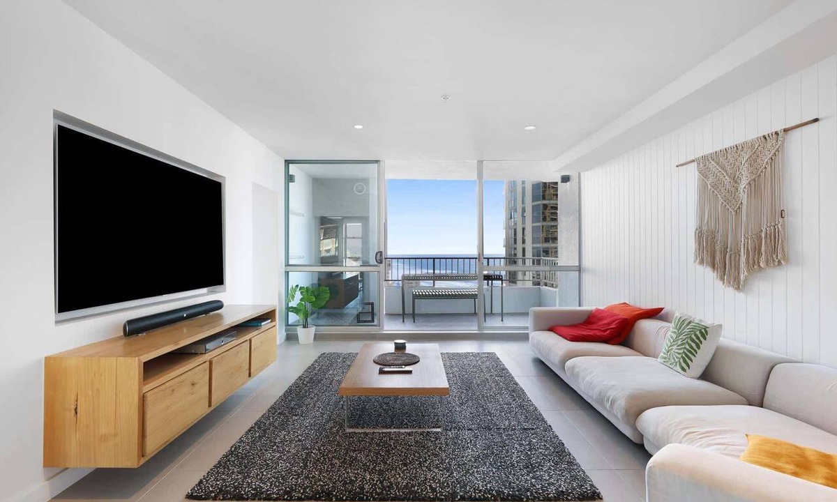 Surfers Paradise Apartment | Surfers Paradise Stay with Resort-Style Amenities