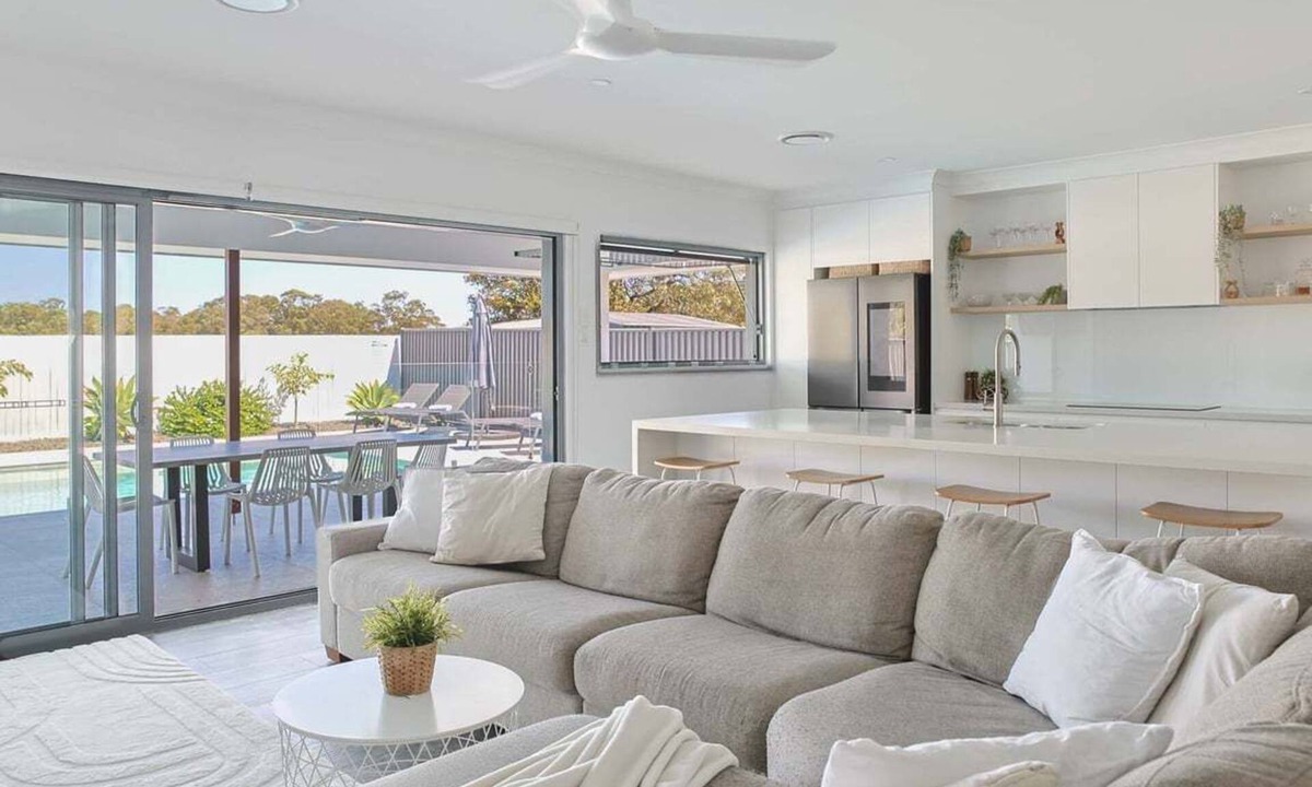 Mudjimba Resort | Surfrider Hideaway - steps to beach