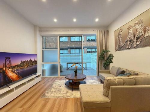 Surry Hills Apartment | Sydney CBD Newly Renovated Large Terrace
