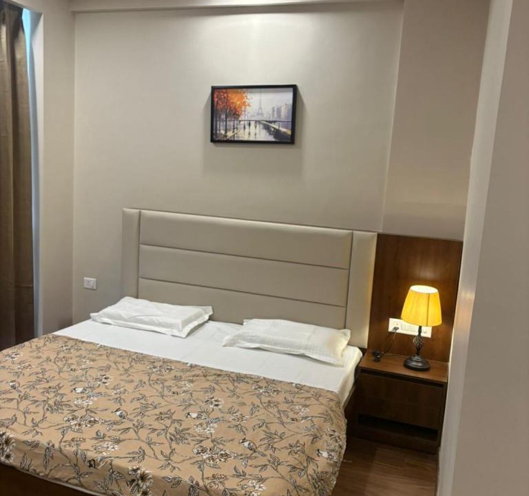 Greater Noida Apartment | tha minimalist stay
