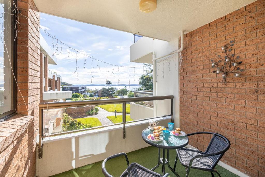 Nelson Bay Apartment | The Commodore 17, 9-11 Donald St - water views, Wi-Fi