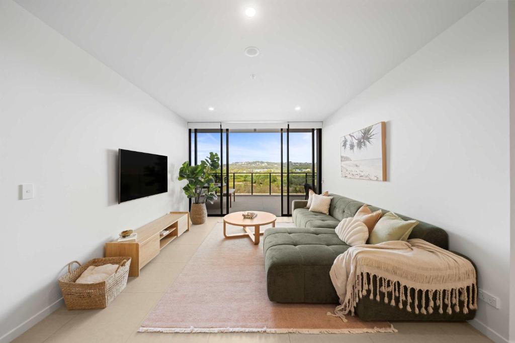 Maroochydore Apartment | The Corso - Sophisticated Living with Waterway Views