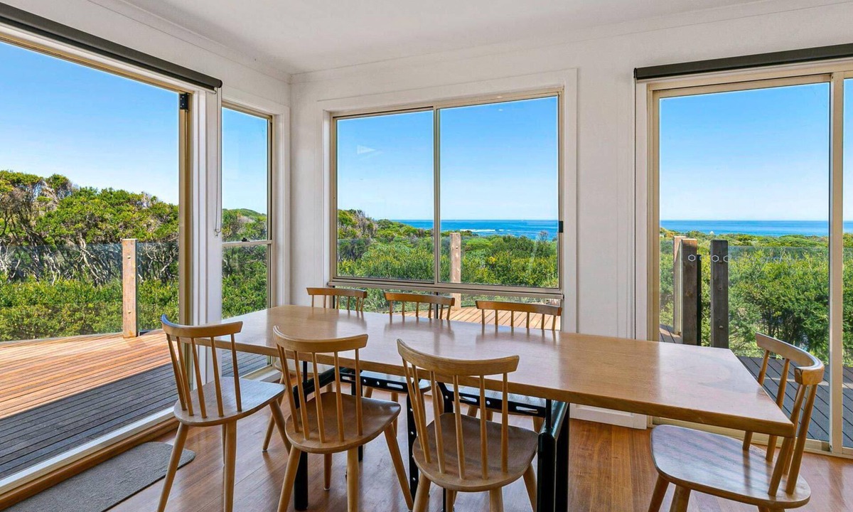 Smiths Beach House | The Deck House - sleeps 8