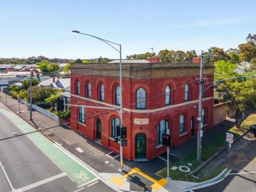 Castlemaine House | The Globe