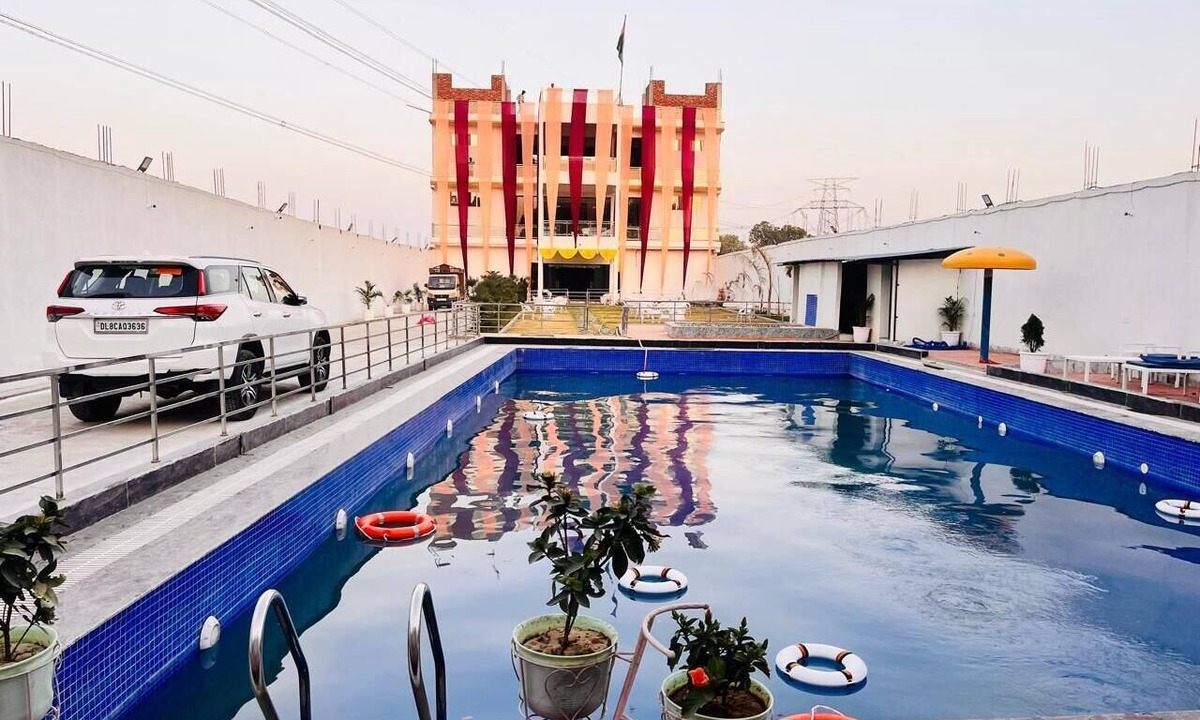 Bharthana Hotel | The Golden Nacre Palace