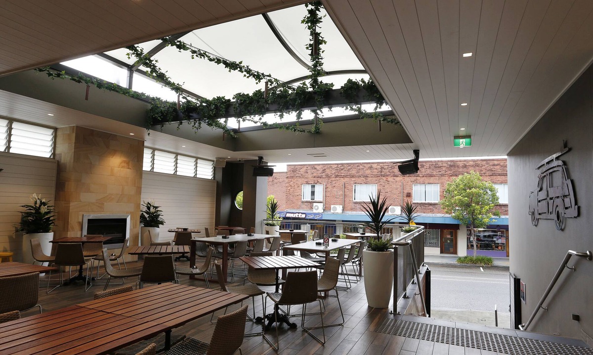 The Entrance Hotel | The Lakes Hotel