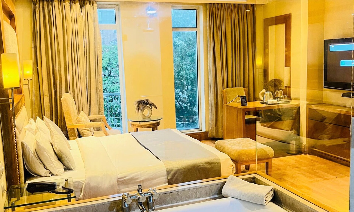 Sushant Lok Hotel | The Luxotic Suites