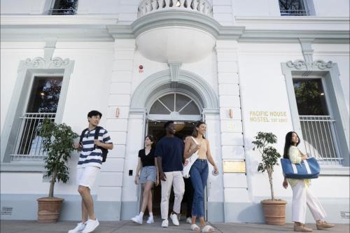 Woolloomooloo Hostel | The Pacific House
