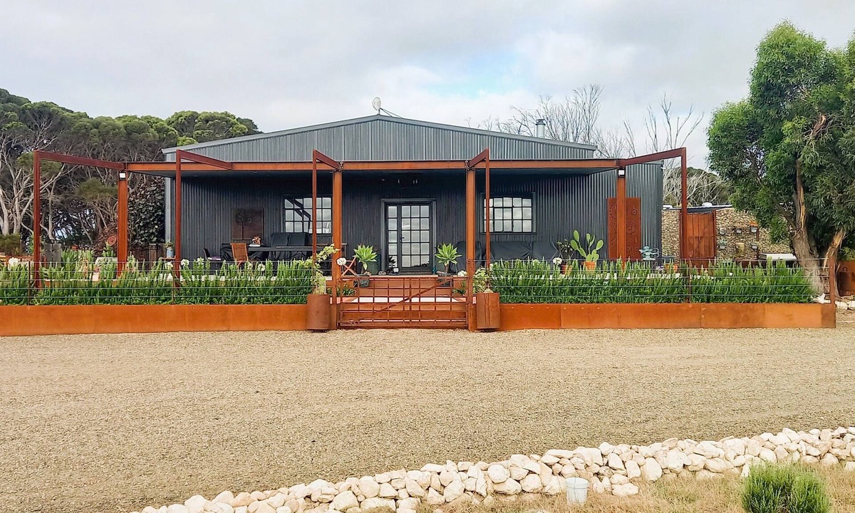 Dudley West House | The Rusty Kangaroo - Spectacular Ocean View Premium Couples Retreat