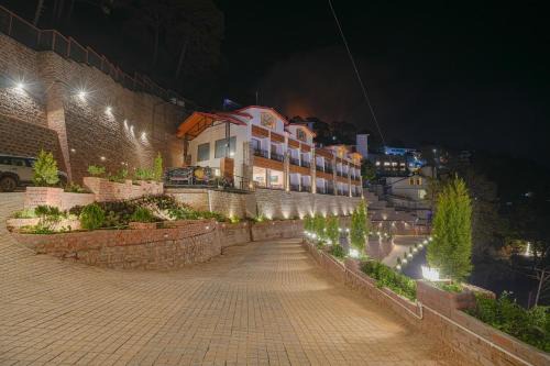 Kasauli Hotel | The Sanawar Heights I Kasauli I New Property