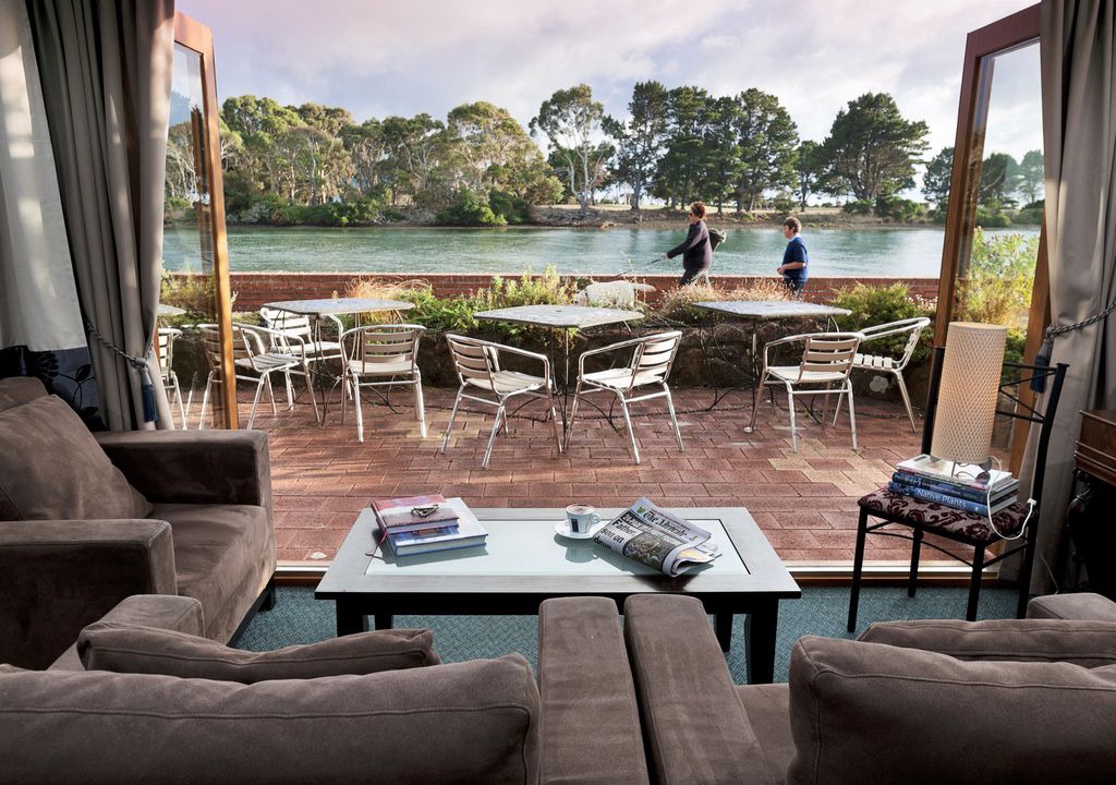 Wynyard Hotel | The Waterfront Wynyard - A wonderful Motel by the River Pet Friendly