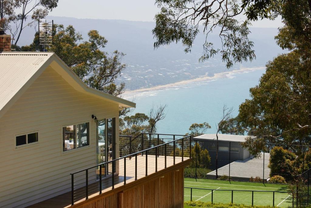 Lorne House | The White House