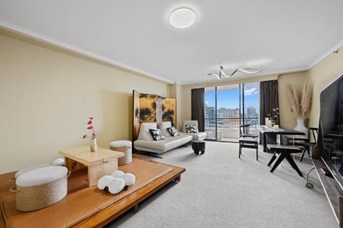 Haymarket Apartment | The Woodtopia | CBD | Parking | Gym | Pool