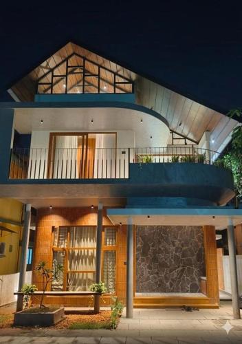 Irinjalakuda Villa | Thirike by Kayyalas