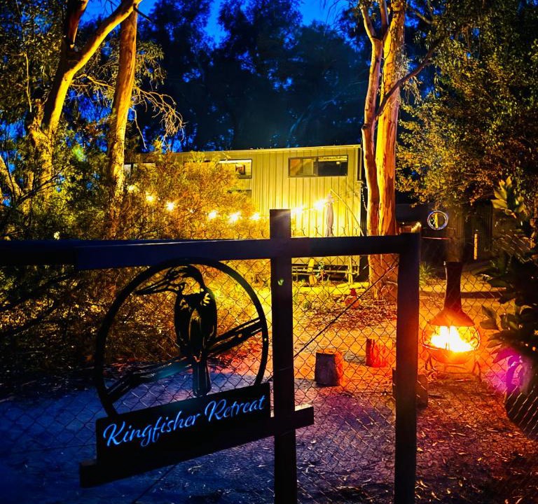 Glenrowan Apartment | Tiny House Glenrowan - Kingfisher Eco Retreat