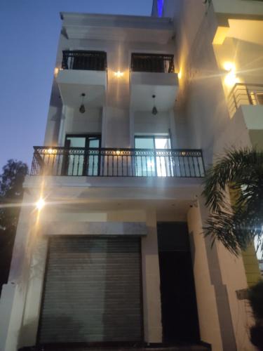 Phagwara Hotel | TIP TOP PG - Paying Guest