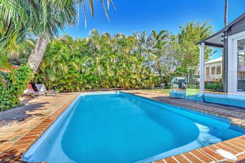 Merewether House | Tosca Elegant Merewether Beach House with Pool