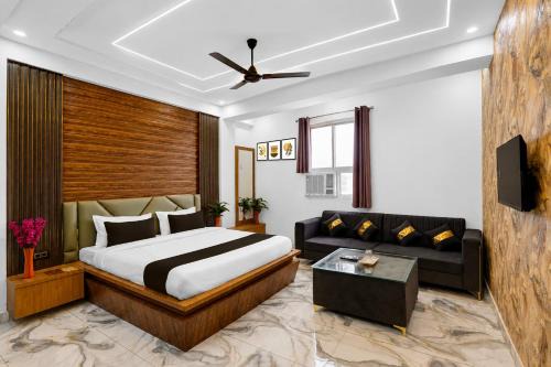 Delhi Hotel | Townhouse Khajuri Khas Metro Station