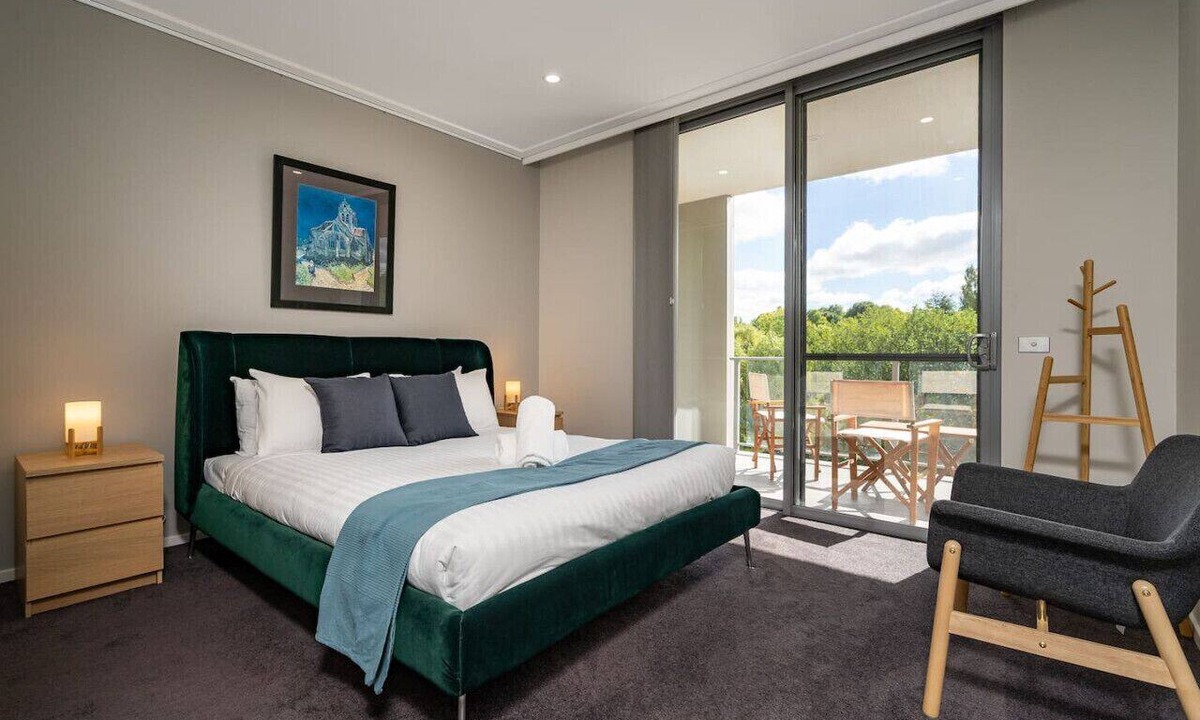 City East Apartment | Tranquil 2BR APT - Glebe Park View