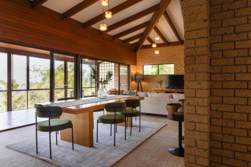 Eagle Heights House | Tranquil mountain escape with bushland views