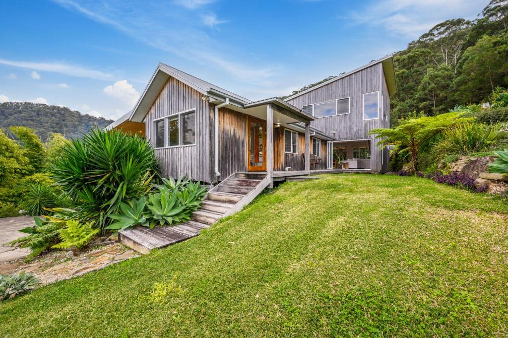 Korora House | Tranquil Treetop Haven 3BR House with breathtaking views
