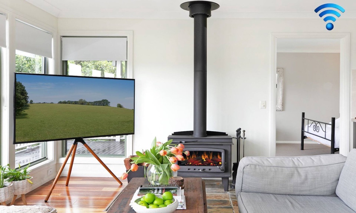 Robertson House | Tree-Scape Retreat – a serene oasis featuring breathtaking views, pet friendly accommodation