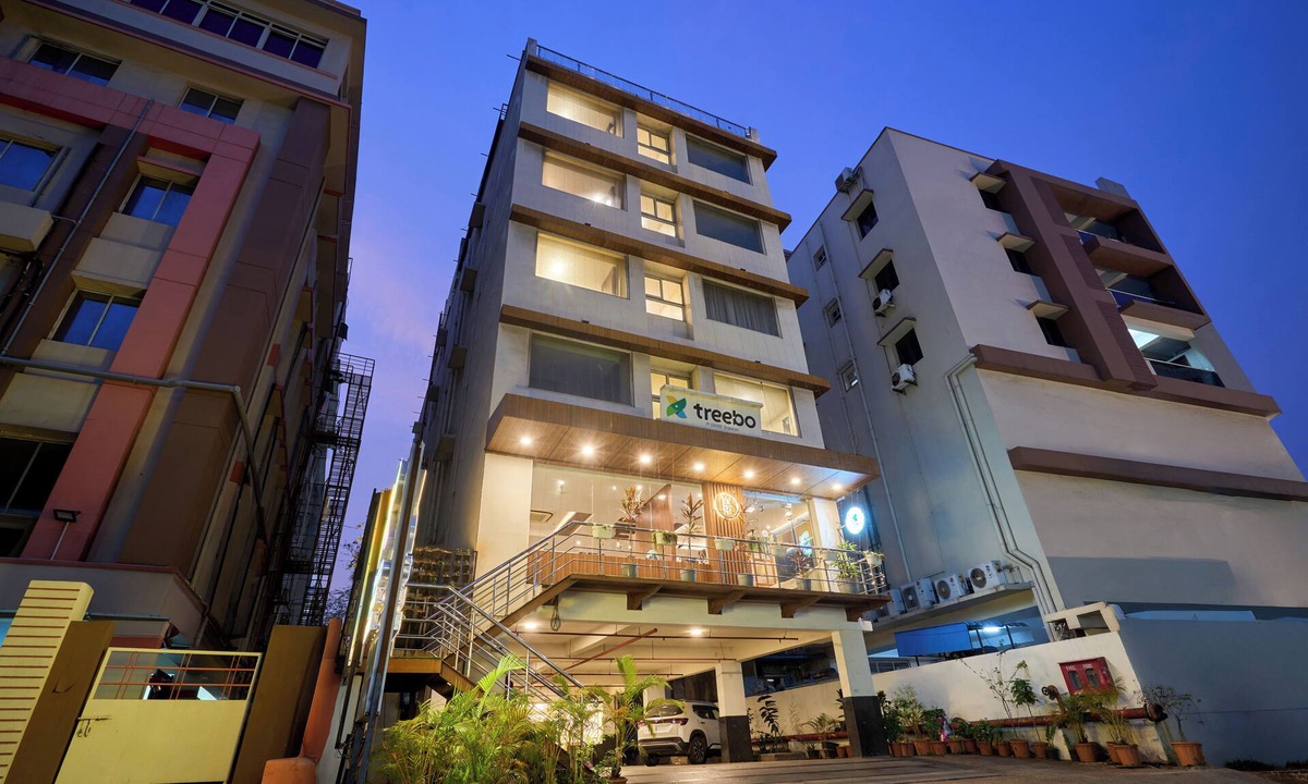 Visakhapatnam Hotel | Treebo Premium PL Grand, Visakhapatnam