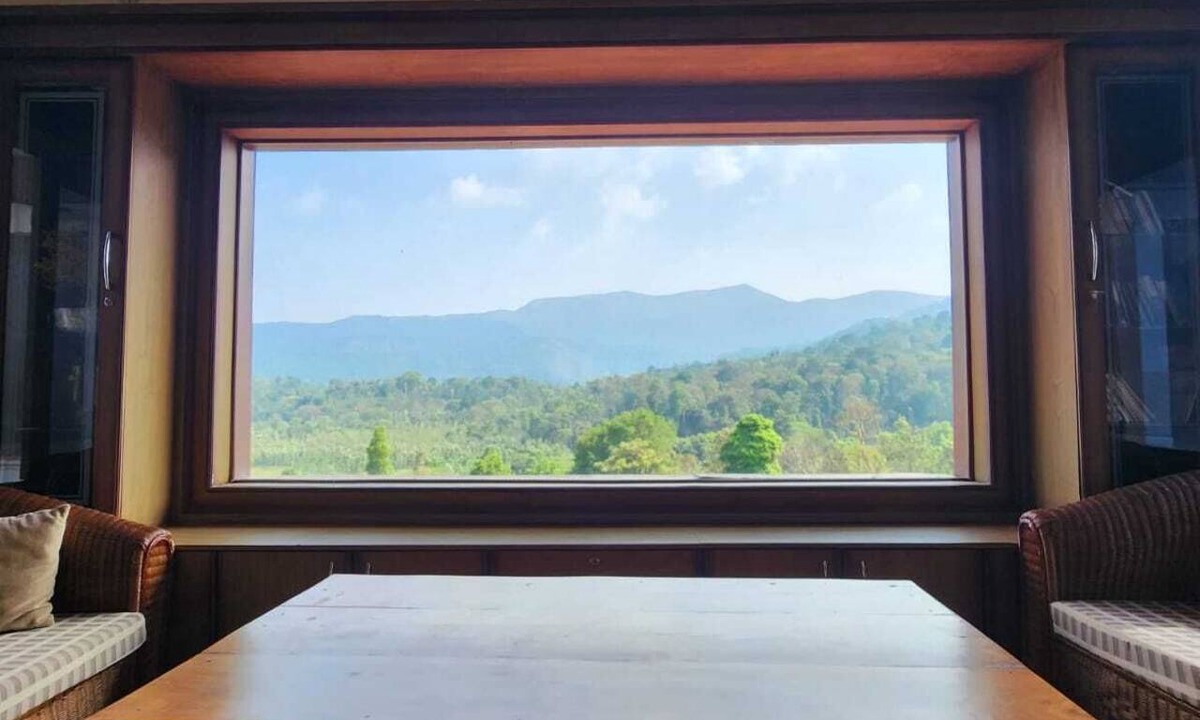 Manchalli Bed & Breakfast | Tropical Blooms - Coorg