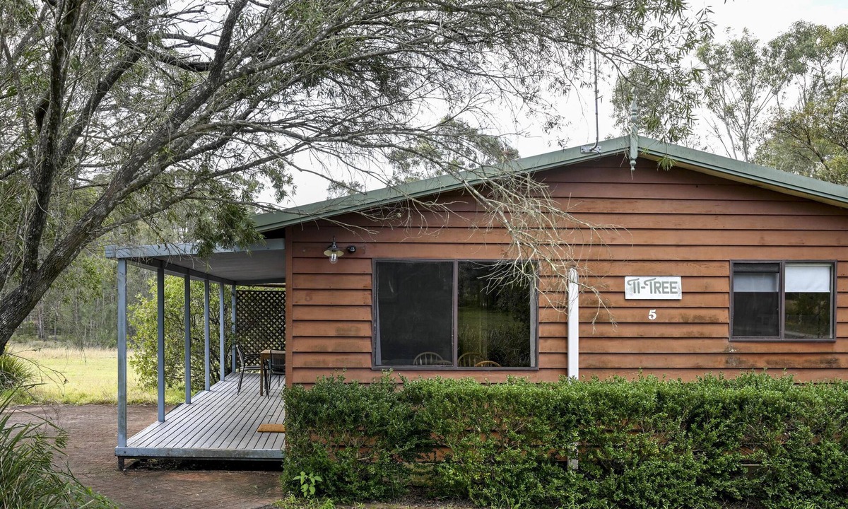 Pokolbin Cabin | Twin Tree Cabin 5 - 2 bedroom with 2 x queen beds