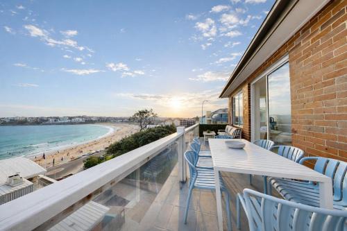 North Bondi Apartment | Ultimate Beachfront Penthouse Walk to the Sand