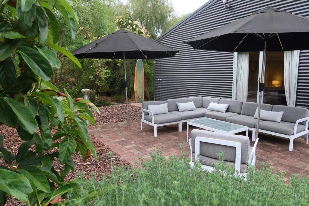 Dunsborough Apartment | Unique Australian Shed Style House