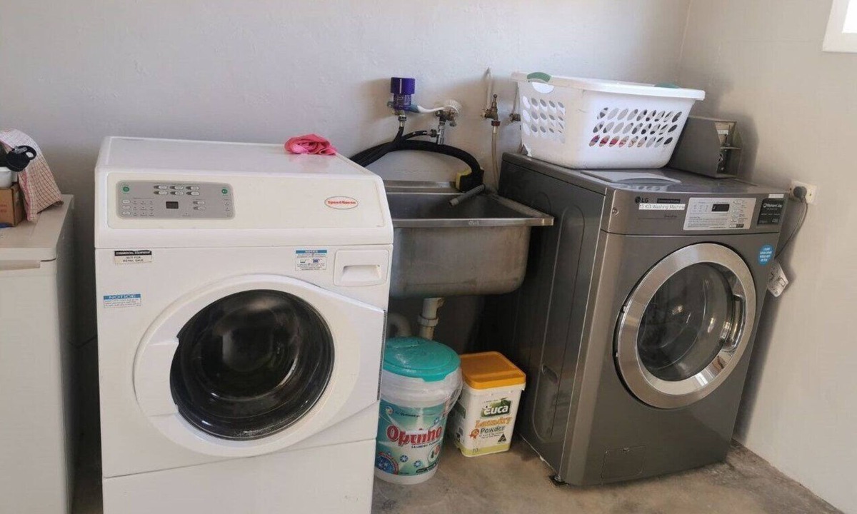 Kimba Apartment | Unit 3 - pet friendly Fully facilitated apartment.