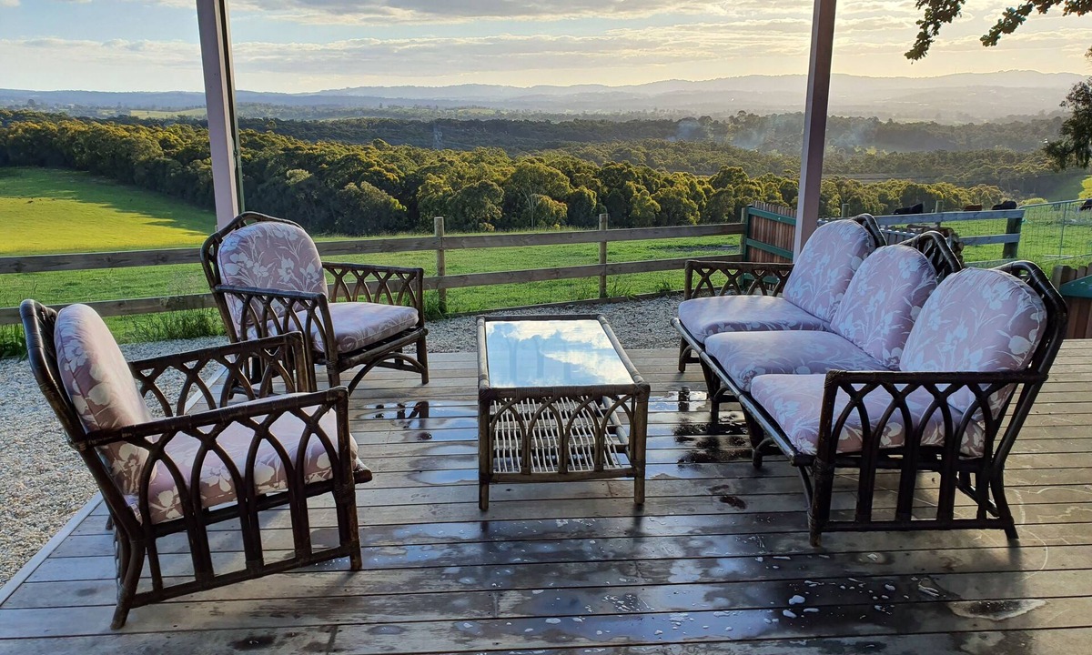 Hoddles Creek Bed & Breakfast | Valley Views BNB