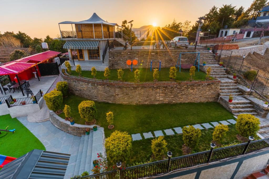 Kaul Resort | Viable Inn , Mukteshwar - Himalayan View
