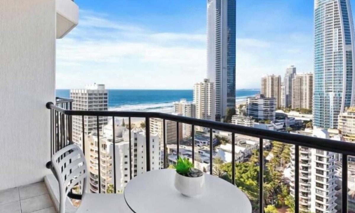 Surfers Paradise Apartment | View Hotel - Private Apartments Hosted by Coastal Letting Co